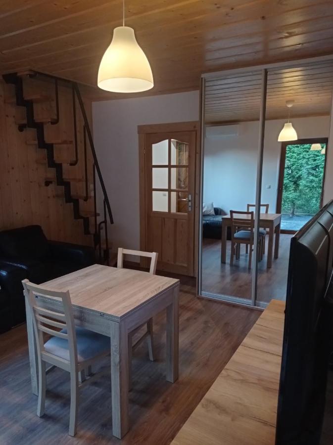 Apartamentydvorskie Nowy Sącz Exteriör bild